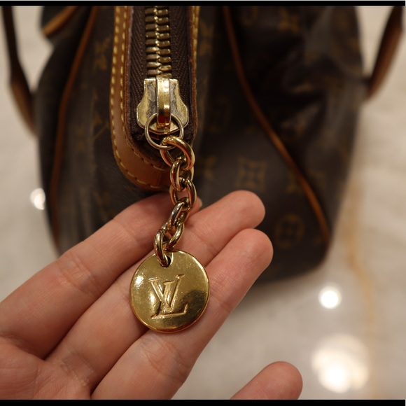 Louis Vuitton Tivoli GM Monogram Shoulder Bag - Picture 9 of 13